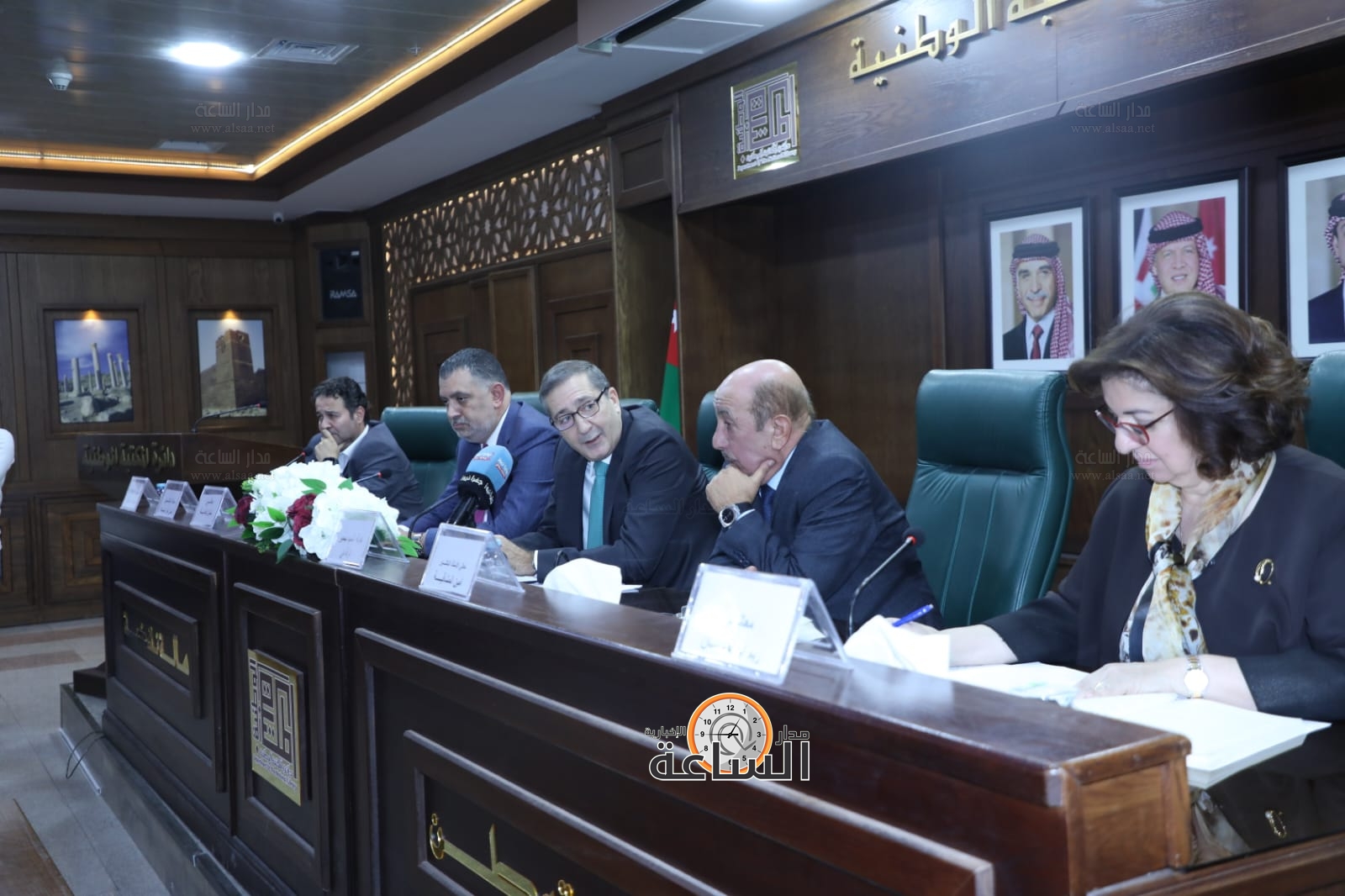 Madar Al-Saa Images 0.46112879464324075