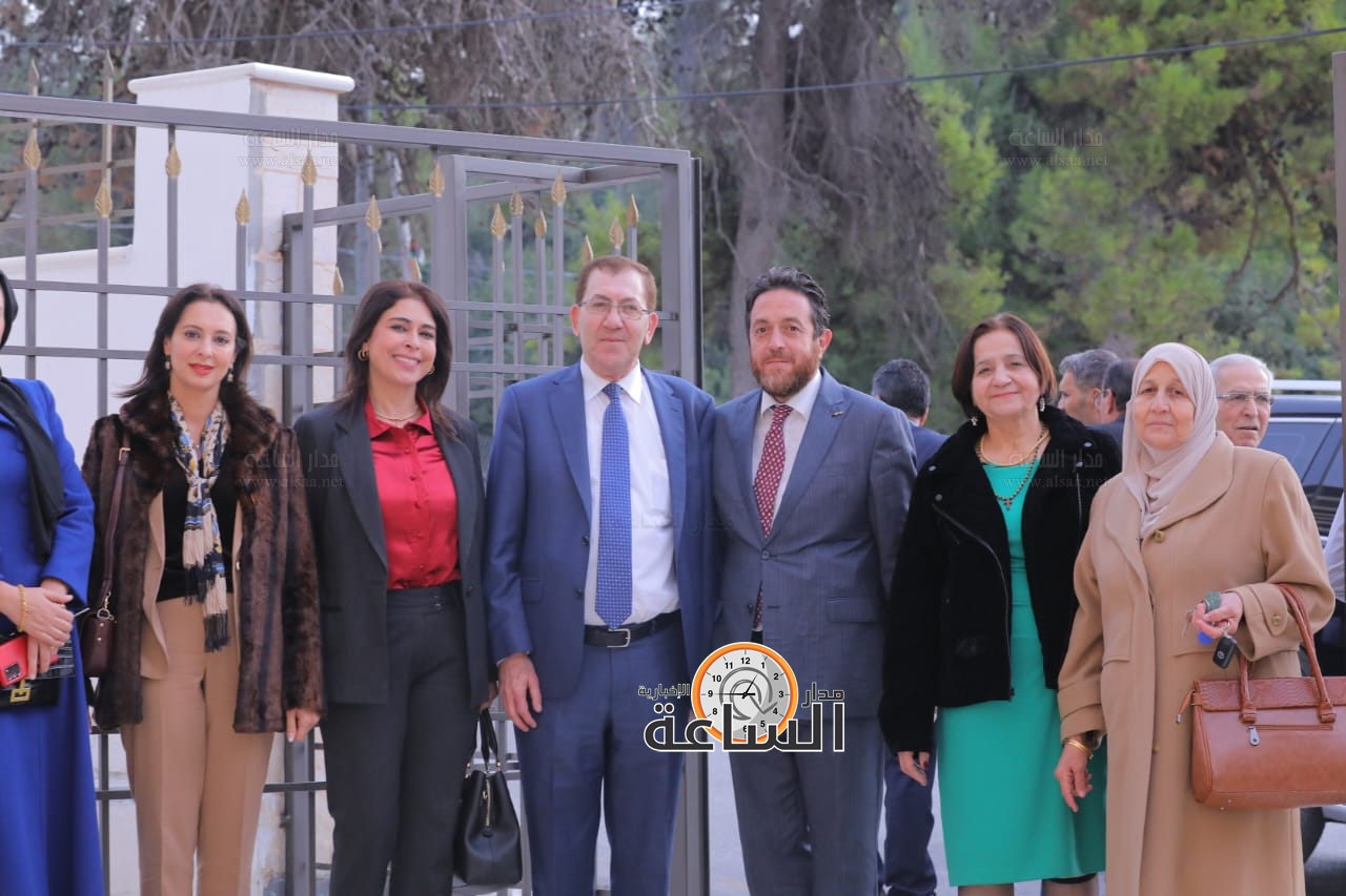 Madar Al-Saa Images 0.04162693140520912