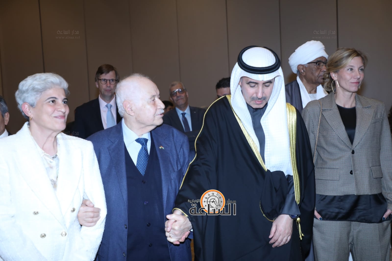 Madar Al-Saa Images 0.2106349926935316