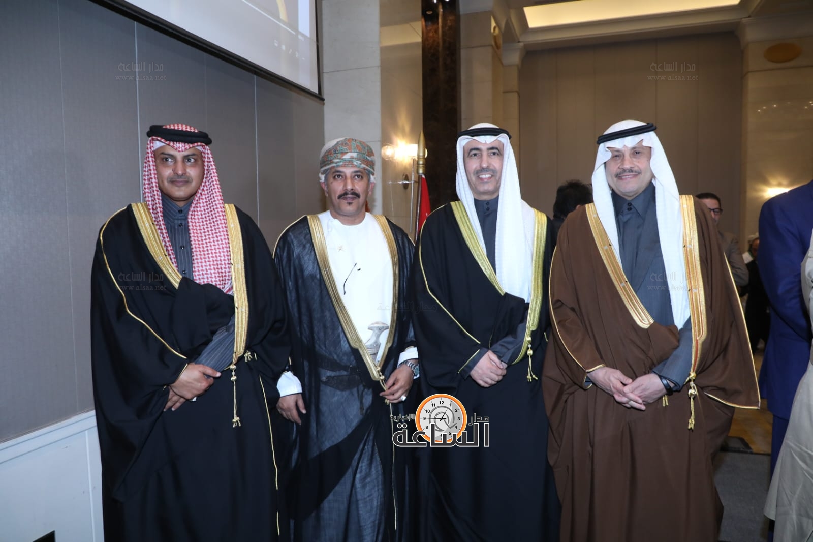 Madar Al-Saa Images 0.6068555411344763