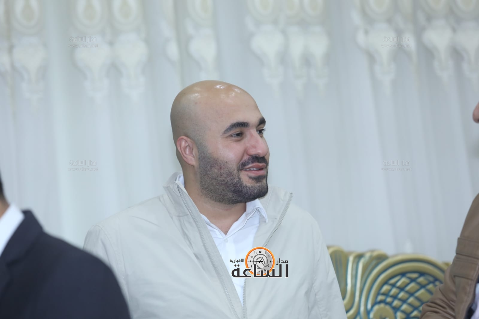 Madar Al-Saa Images 0.3466592862336957