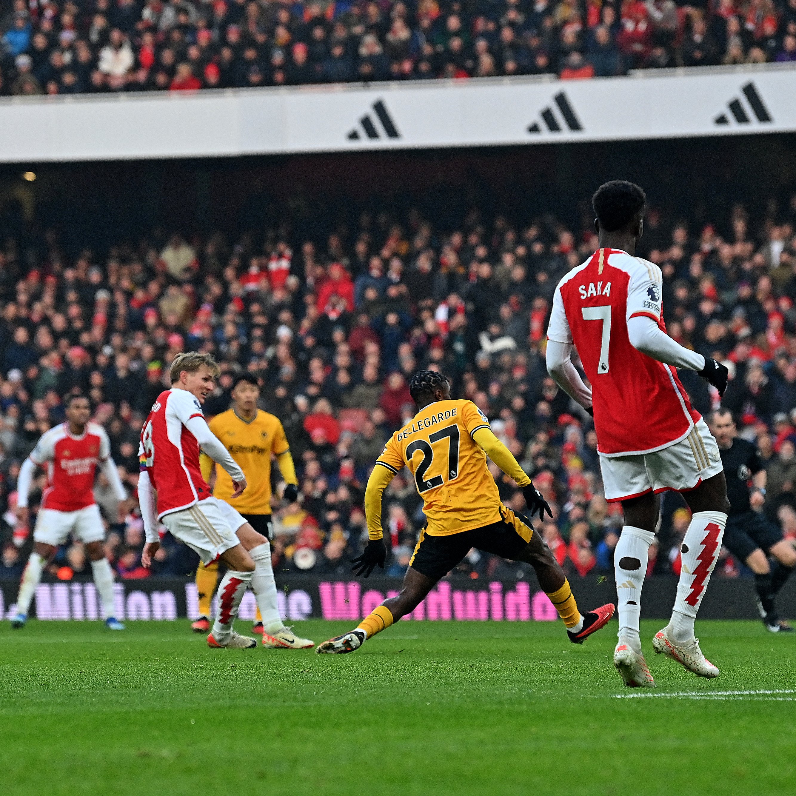 Madar Al-Saa Images 0.4994613286319729