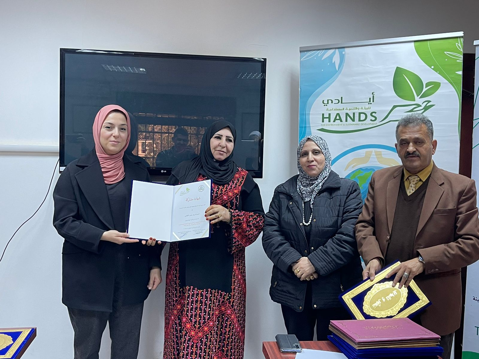 Madar Al-Saa Images 0.9139528008815008