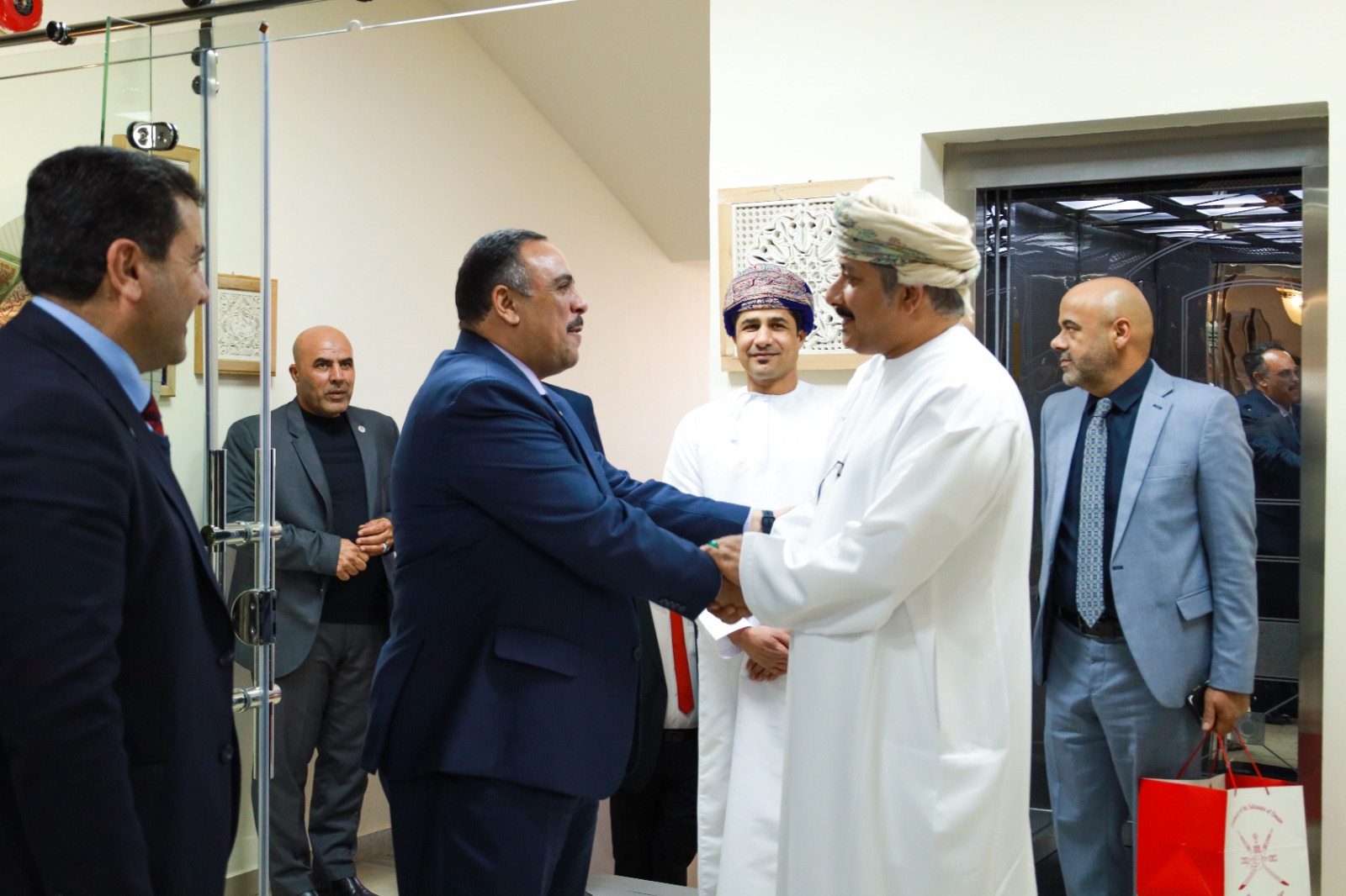 Madar Al-Saa Images 0.3657620938410764