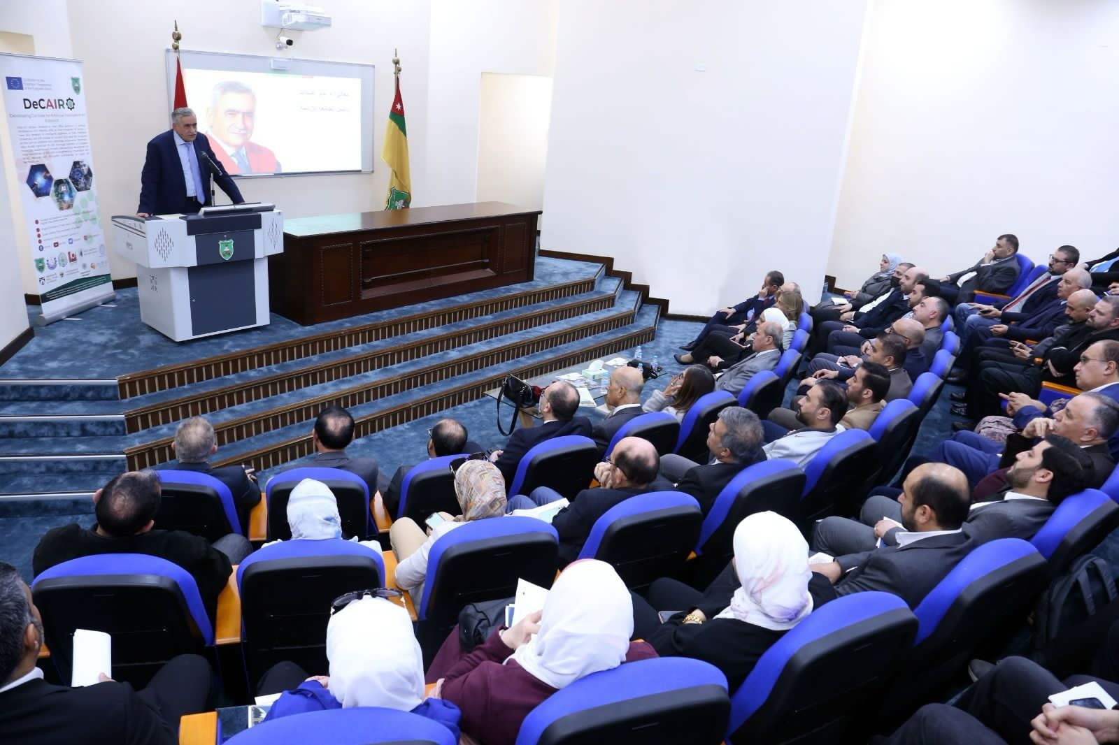 Madar Al-Saa Images 0.5260647955882496