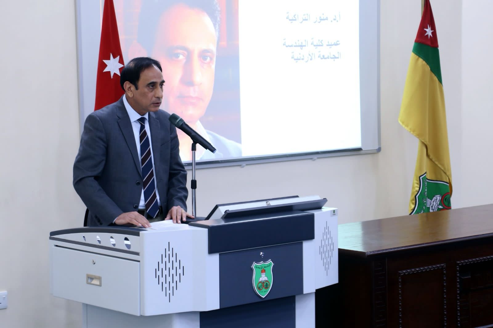 Madar Al-Saa Images 0.7688522942706058