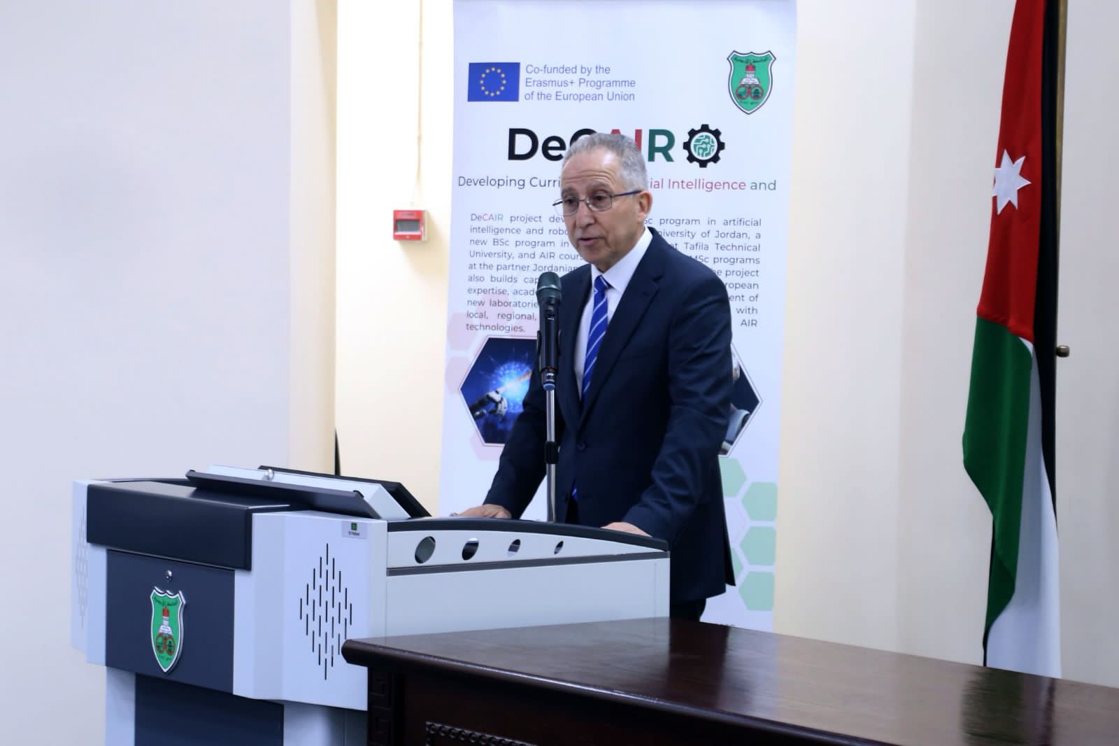 Madar Al-Saa Images 0.5164287507901424