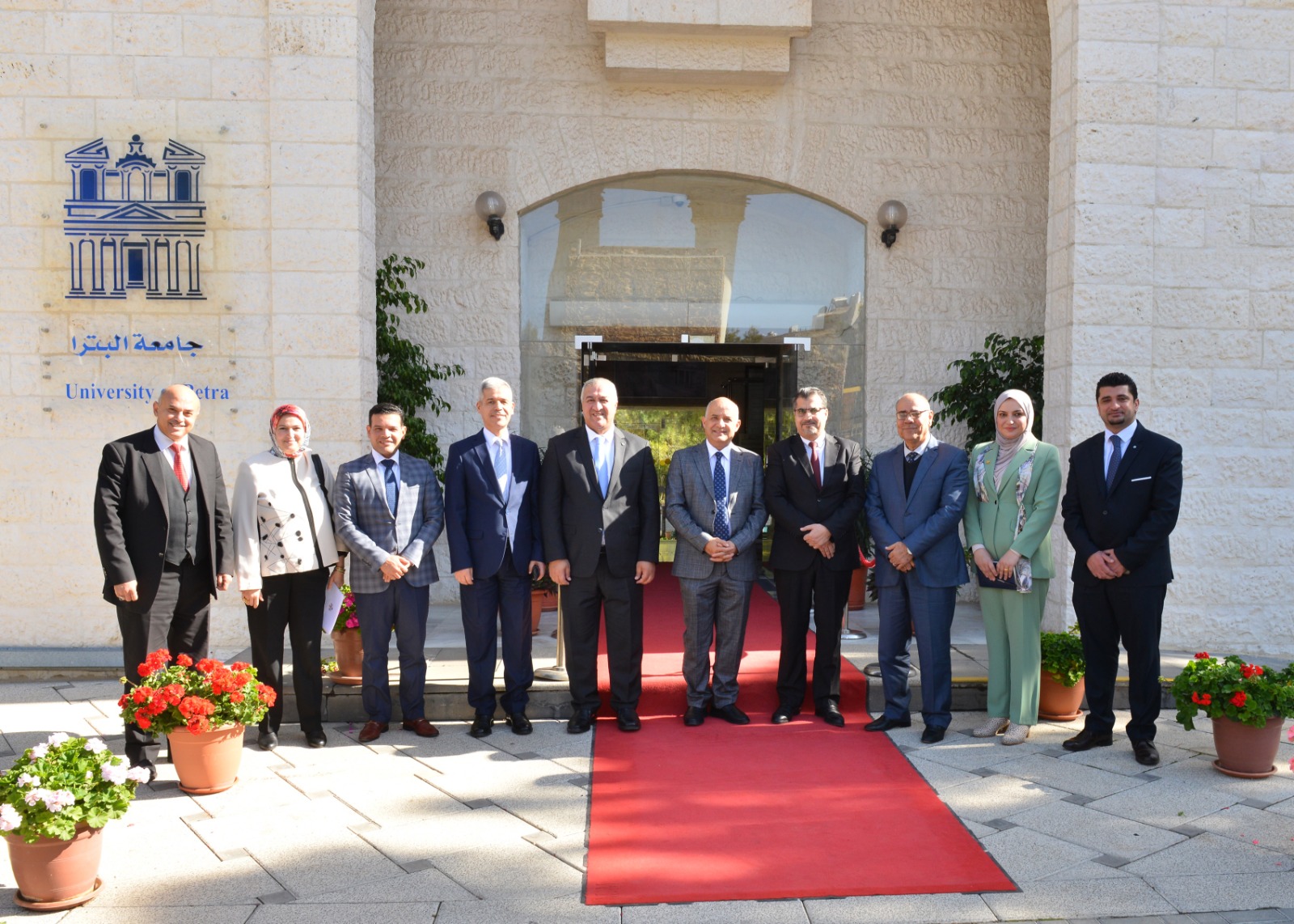 Madar Al-Saa Images 0.13378129943356076