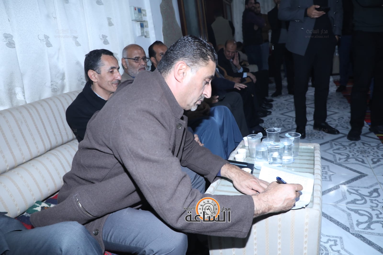 Madar Al-Saa Images 0.9188885359635148