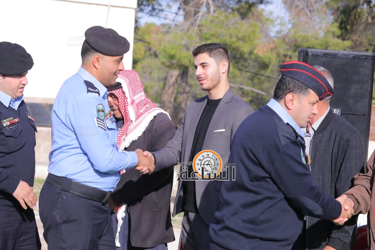 Madar Al-Saa Images 0.05799229388611571