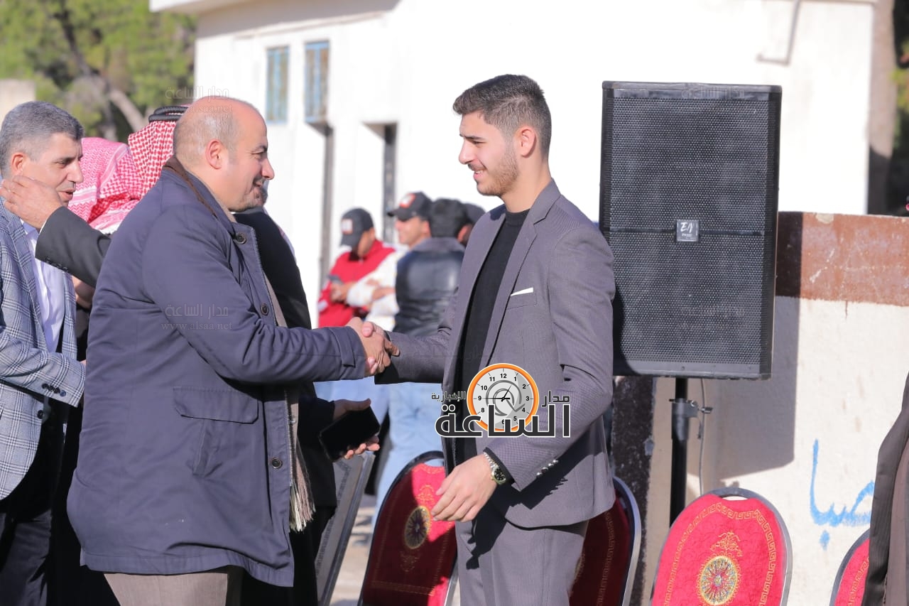 Madar Al-Saa Images 0.43451809155023624