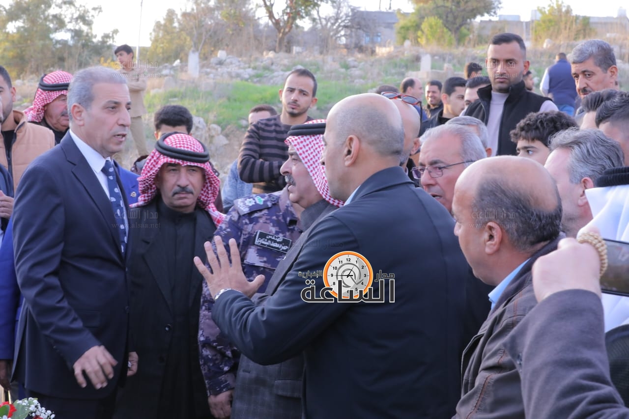 Madar Al-Saa Images 0.351384111086527