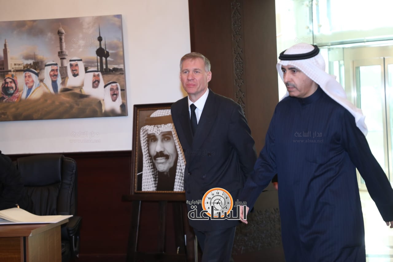 Madar Al-Saa Images 0.12271607035674537