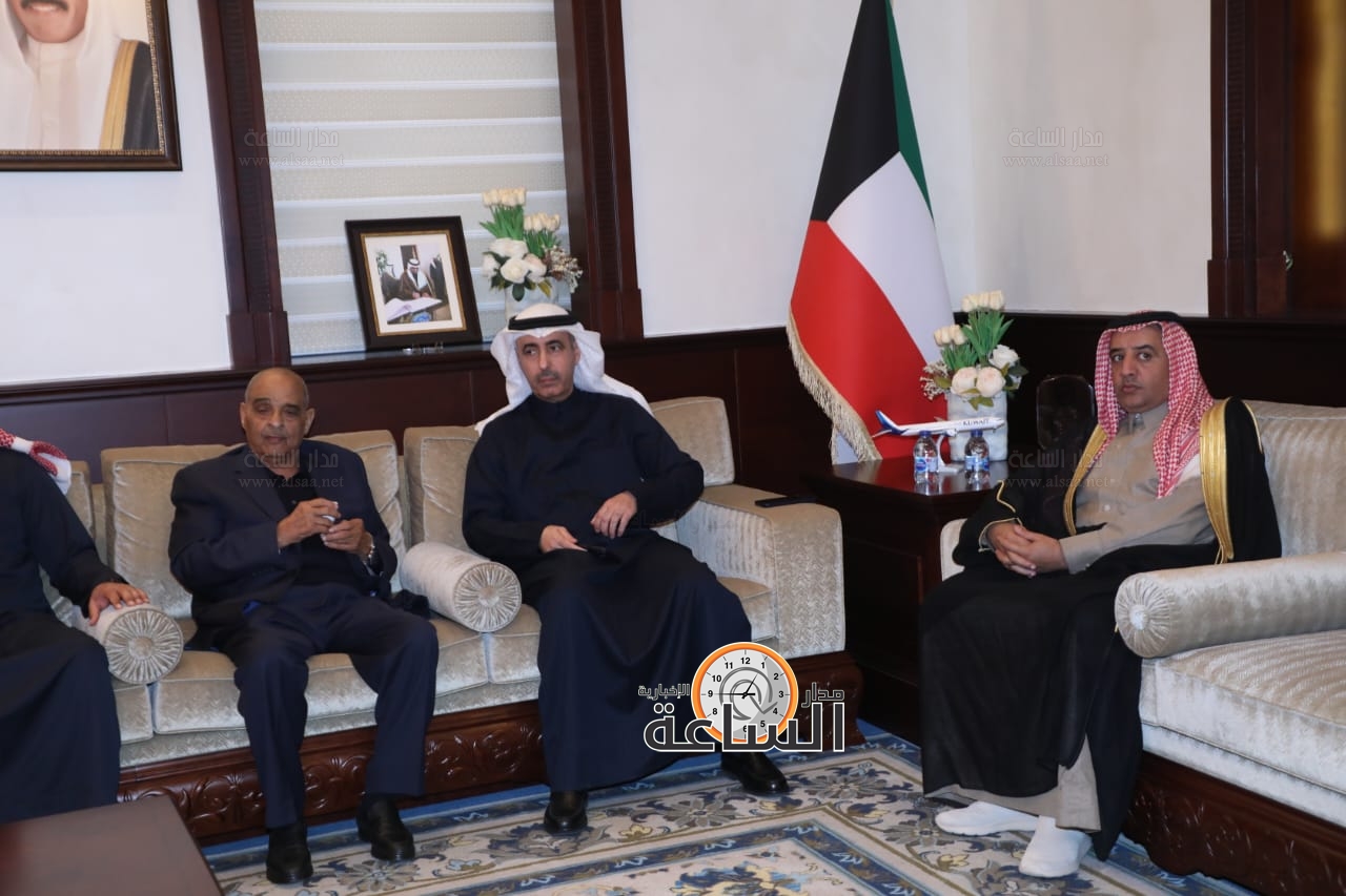 Madar Al-Saa Images 0.23429552555816469