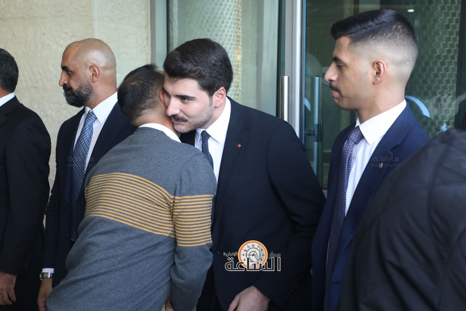 Madar Al-Saa Images 0.3930178302847529