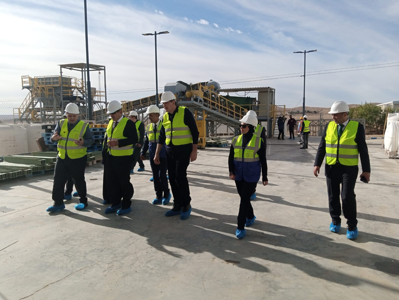 Madar Al-Saa Images 0.395869910371645