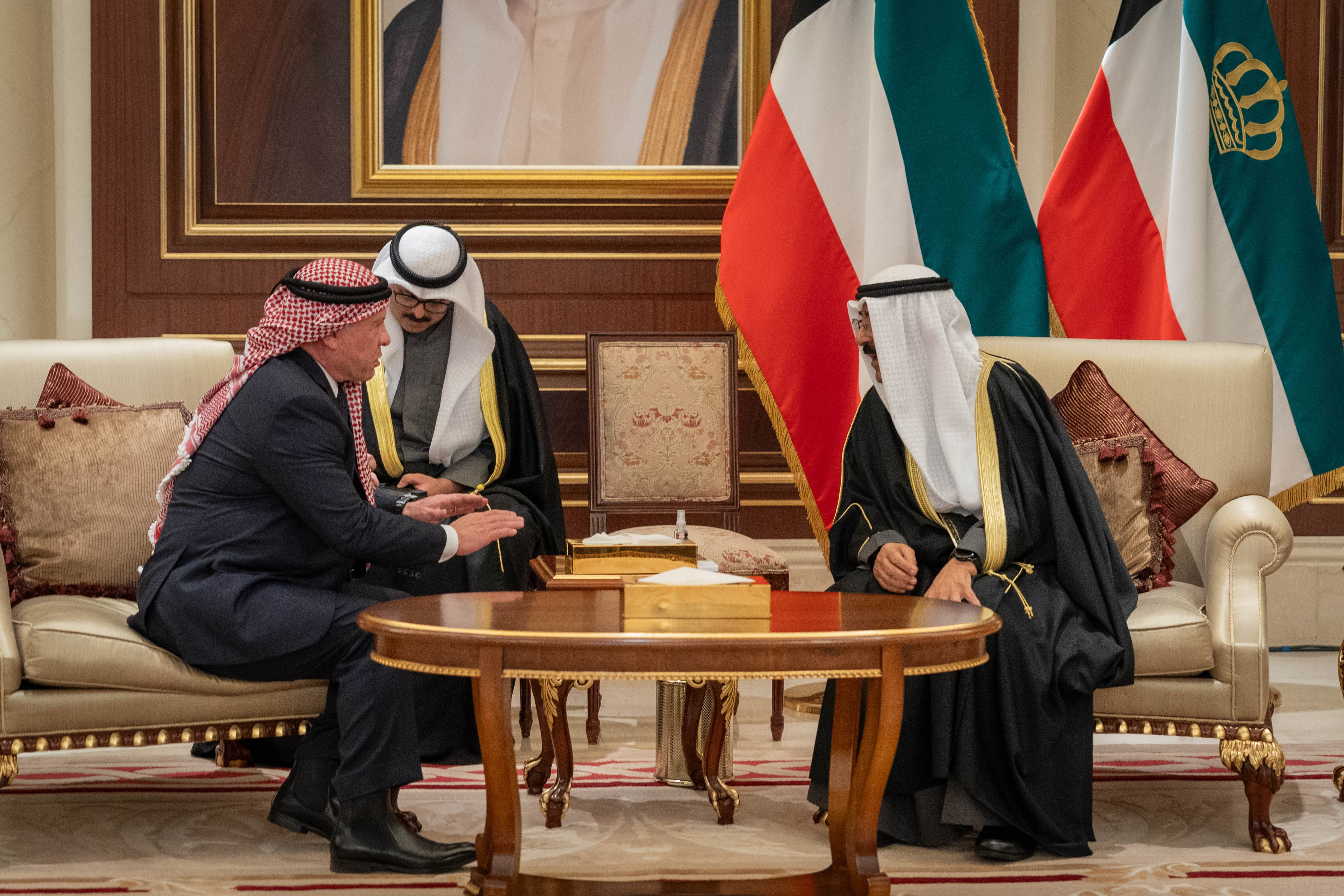 Madar Al-Saa Images 0.7176207327860948