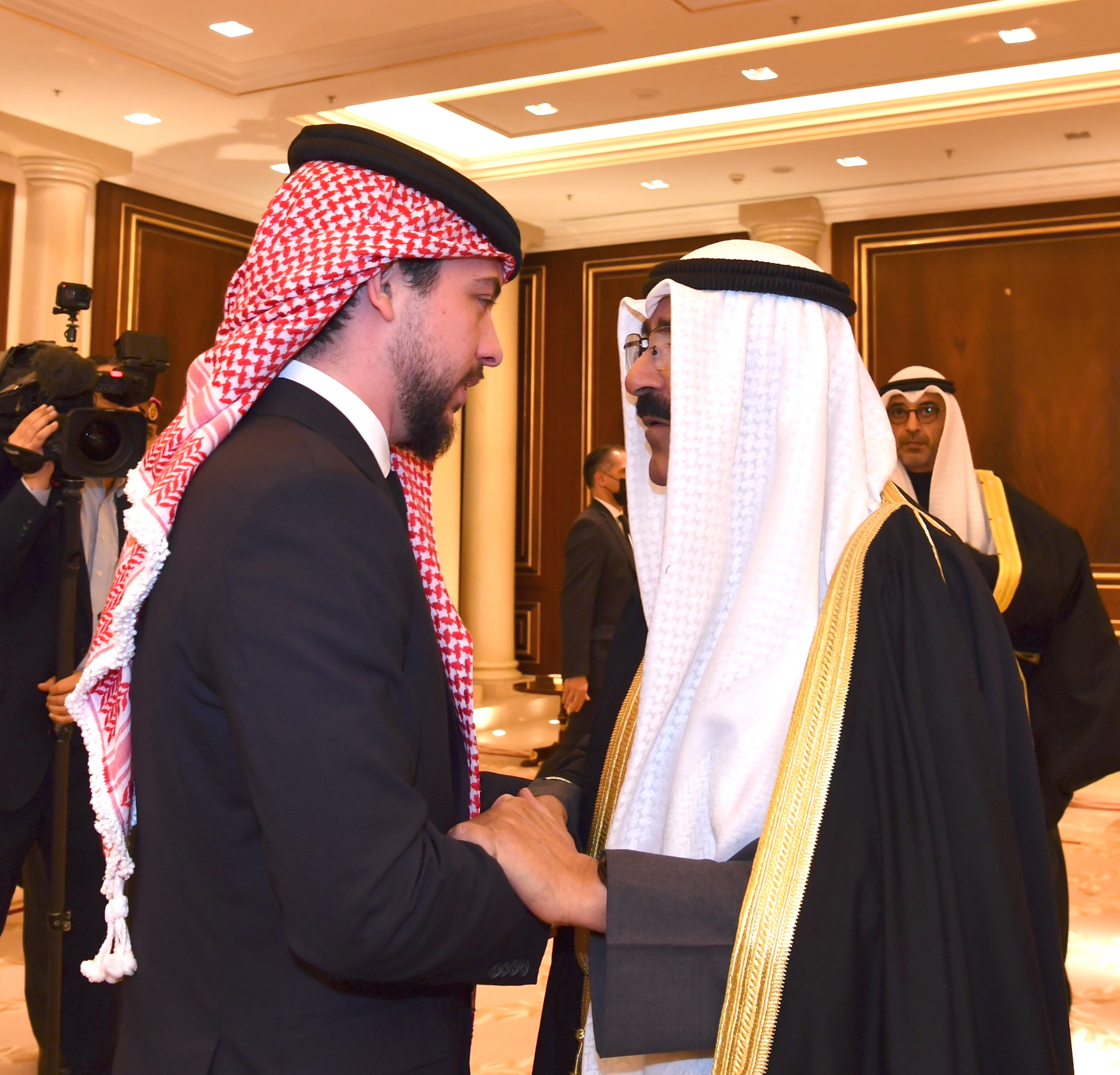 Madar Al-Saa Images 0.9554842765044429