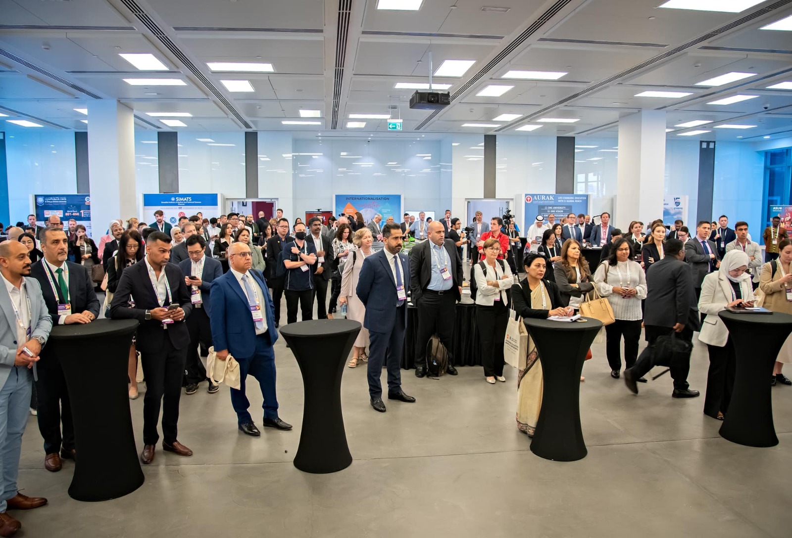 Madar Al-Saa Images 0.8081328585041854