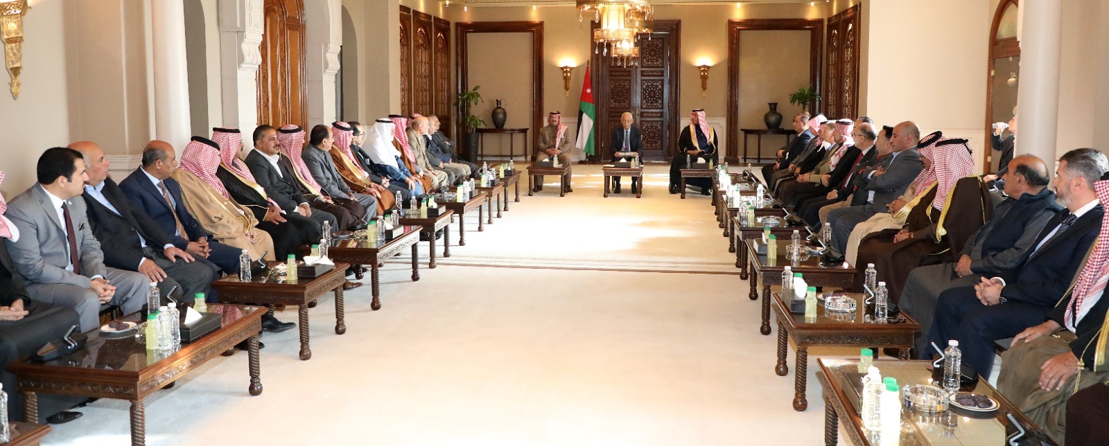 Madar Al-Saa Images 0.24966173644408896