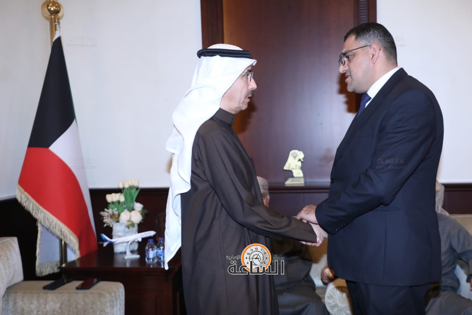 Madar Al-Saa Images 0.4139678691518378