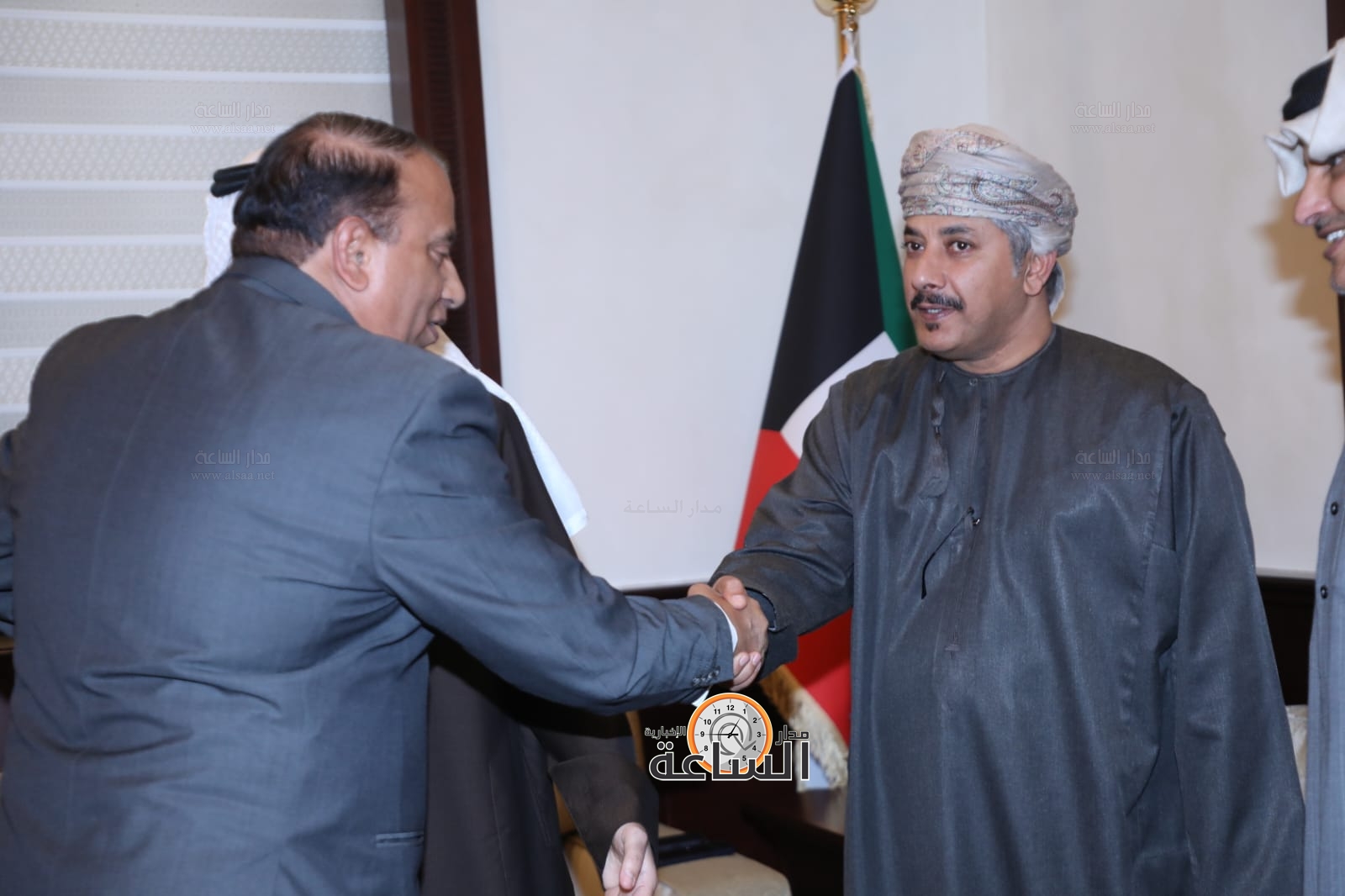 Madar Al-Saa Images 0.5773121325184967