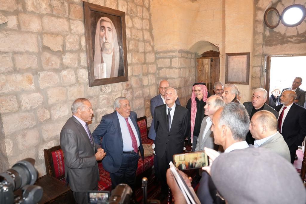 Madar Al-Saa Images 0.9750359359736807