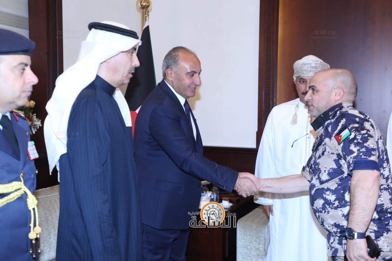 Madar Al-Saa Images 0.9370664023273423