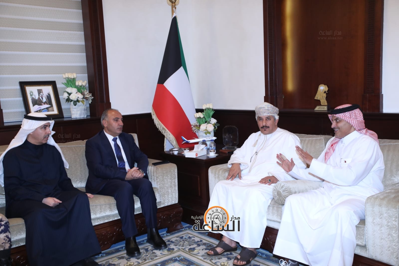 Madar Al-Saa Images 0.8193288738523692