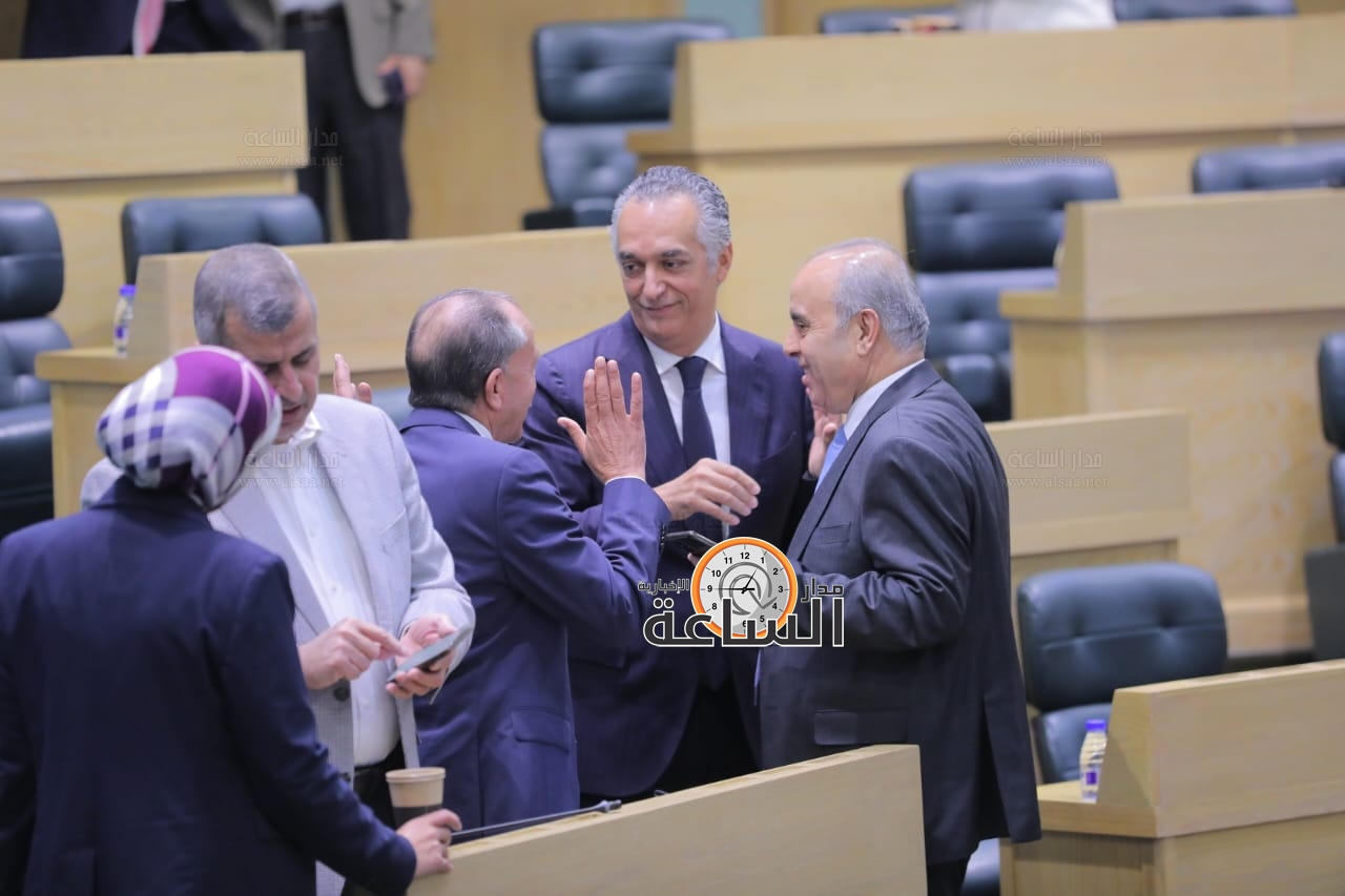 Madar Al-Saa Images 0.42123244375375646