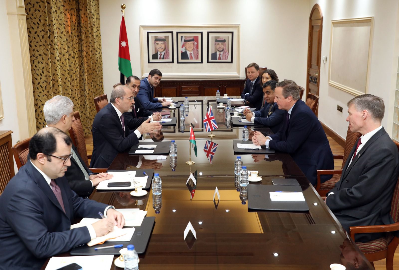 Madar Al-Saa Images 0.27087444673399075