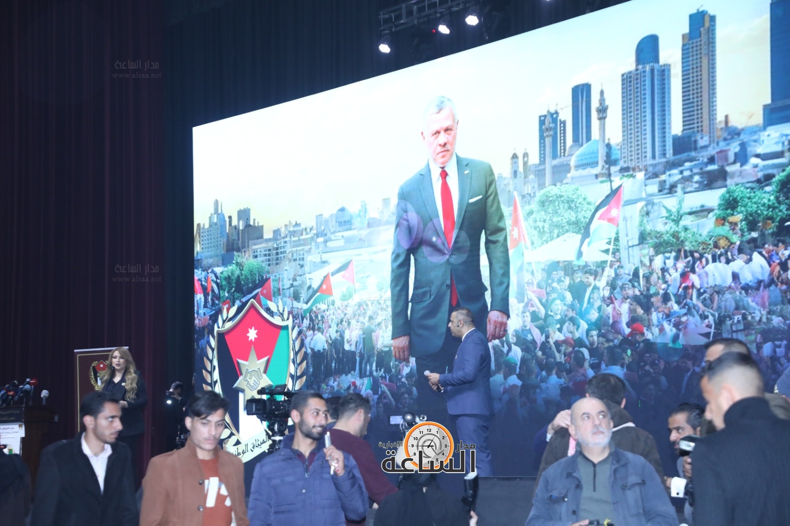 Madar Al-Saa Images 0.9915038321245617