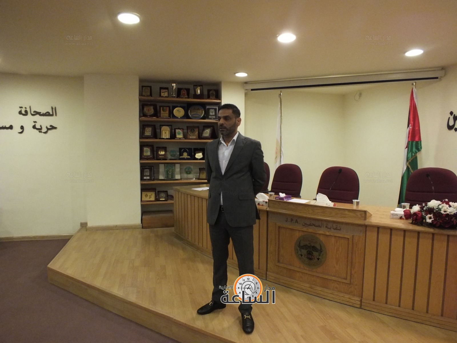 Madar Al-Saa Images 0.05103430538522402