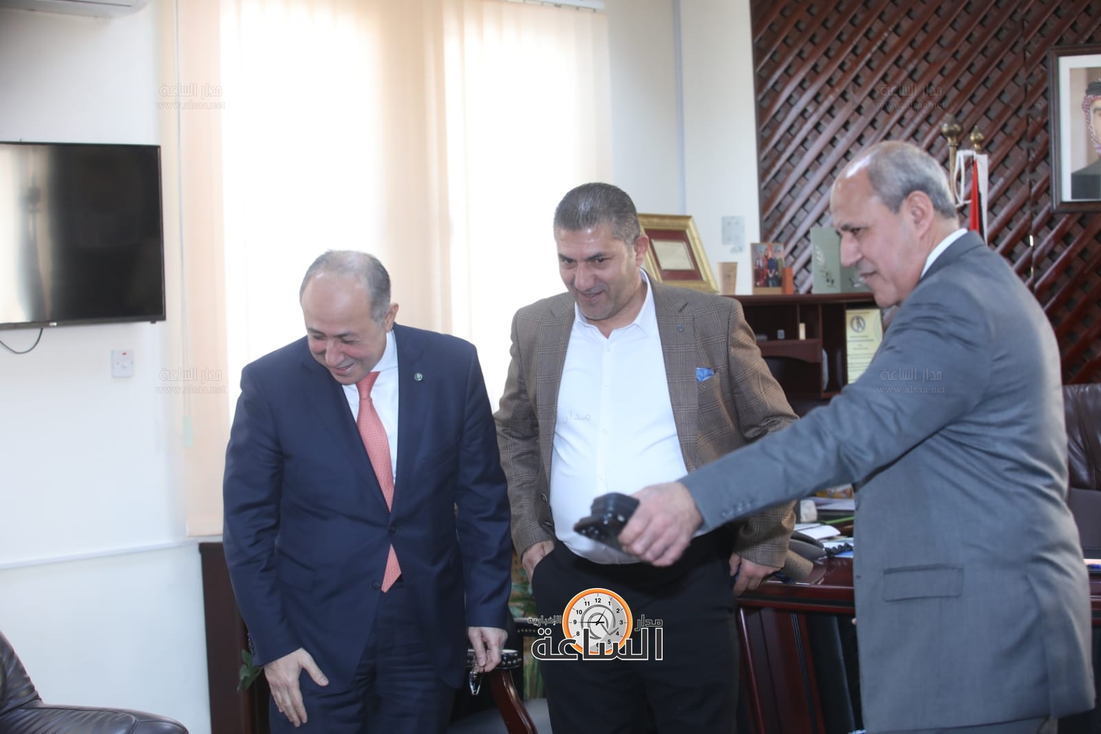 Madar Al-Saa Images 0.2652106836244281