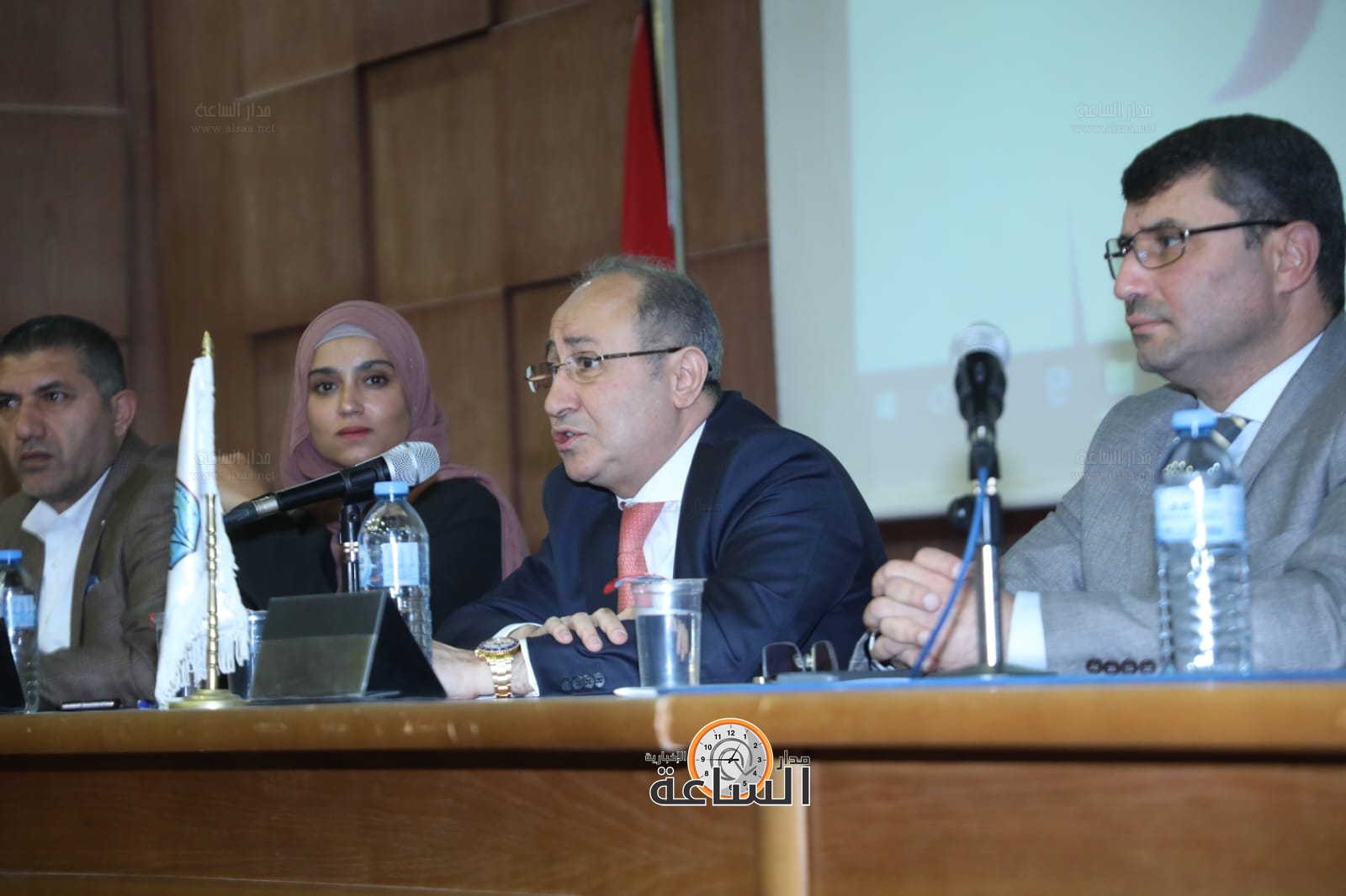 Madar Al-Saa Images 0.6098075362319086