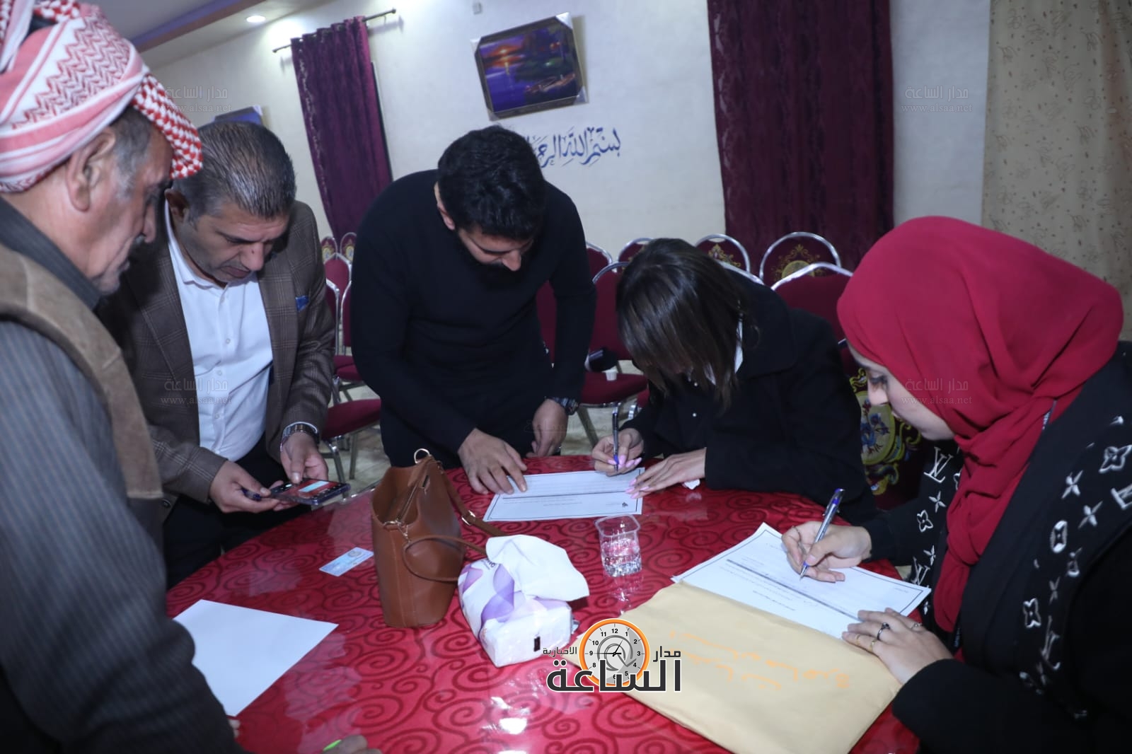 Madar Al-Saa Images 0.3706285072248776