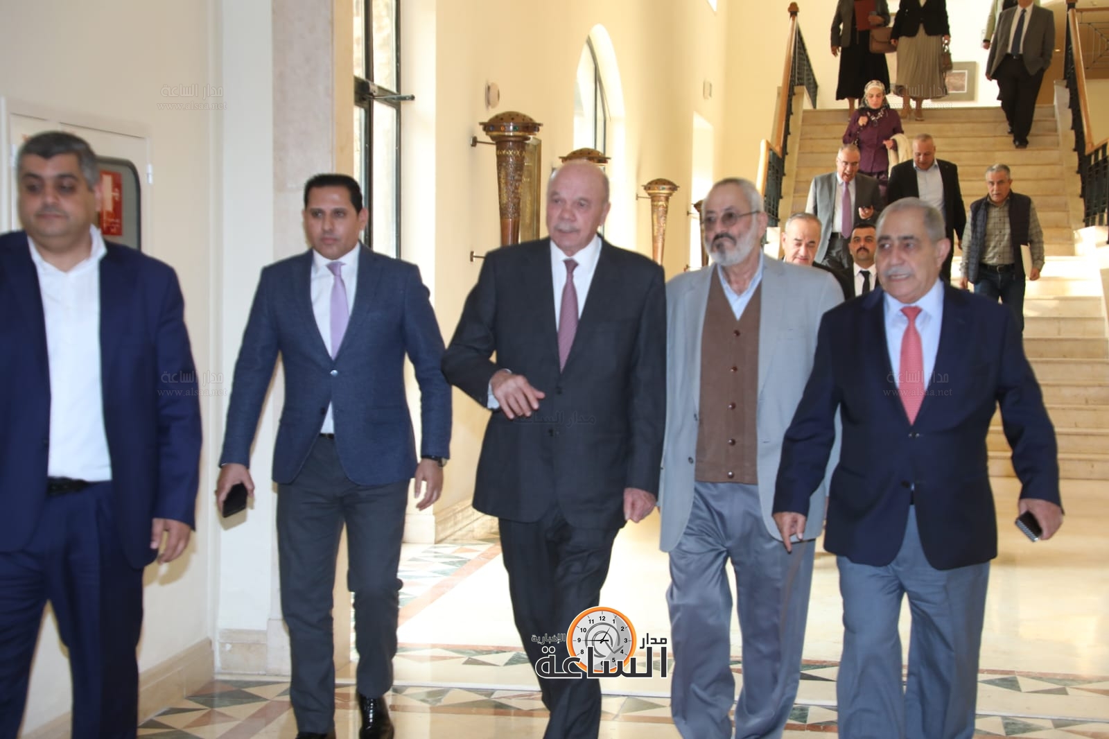 Madar Al-Saa Images 0.056137577614865375