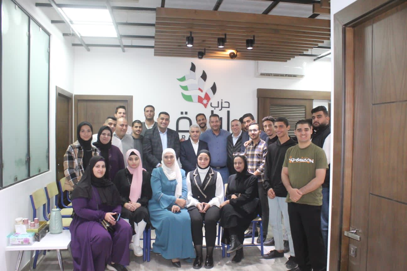 Madar Al-Saa Images 0.9940126343420395