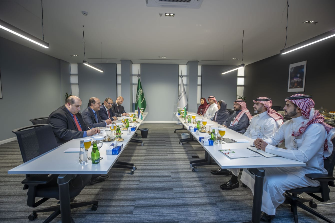 Madar Al-Saa Images 0.28054676612906415