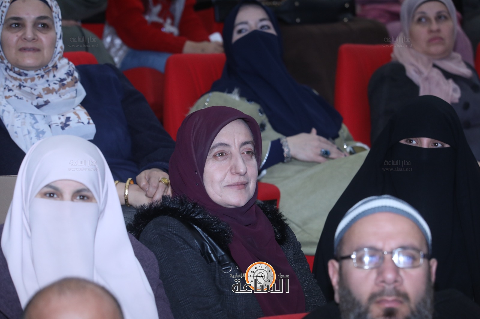 Madar Al-Saa Images 0.463076747000714