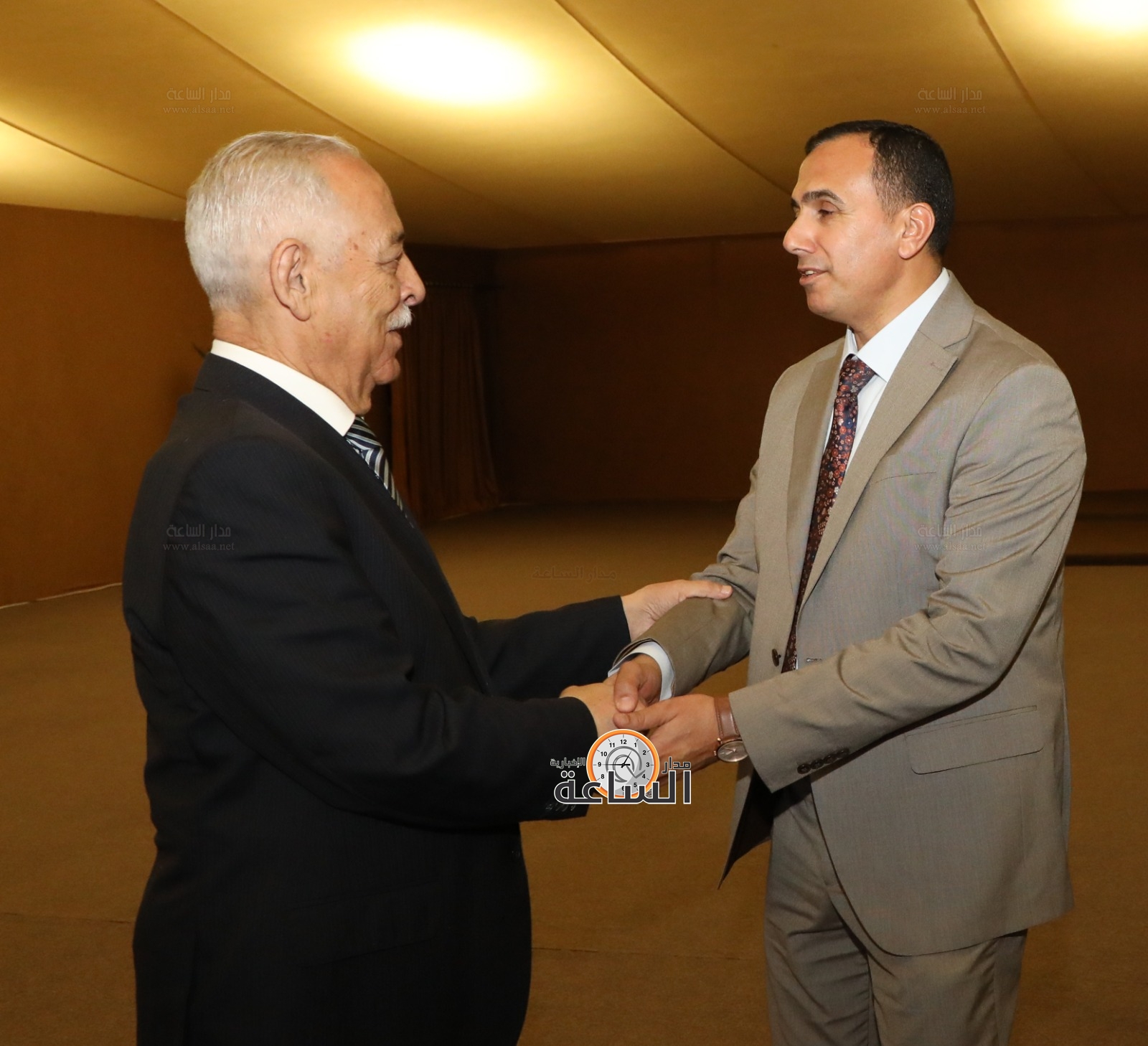 Madar Al-Saa Images 0.48036766118017615