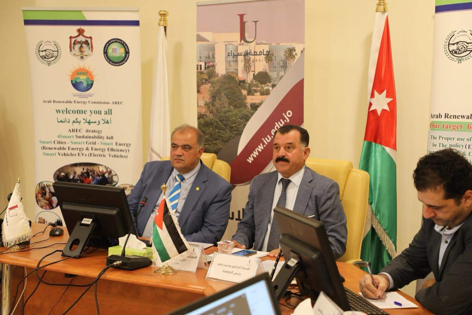 Madar Al-Saa Images 0.45106890338971684