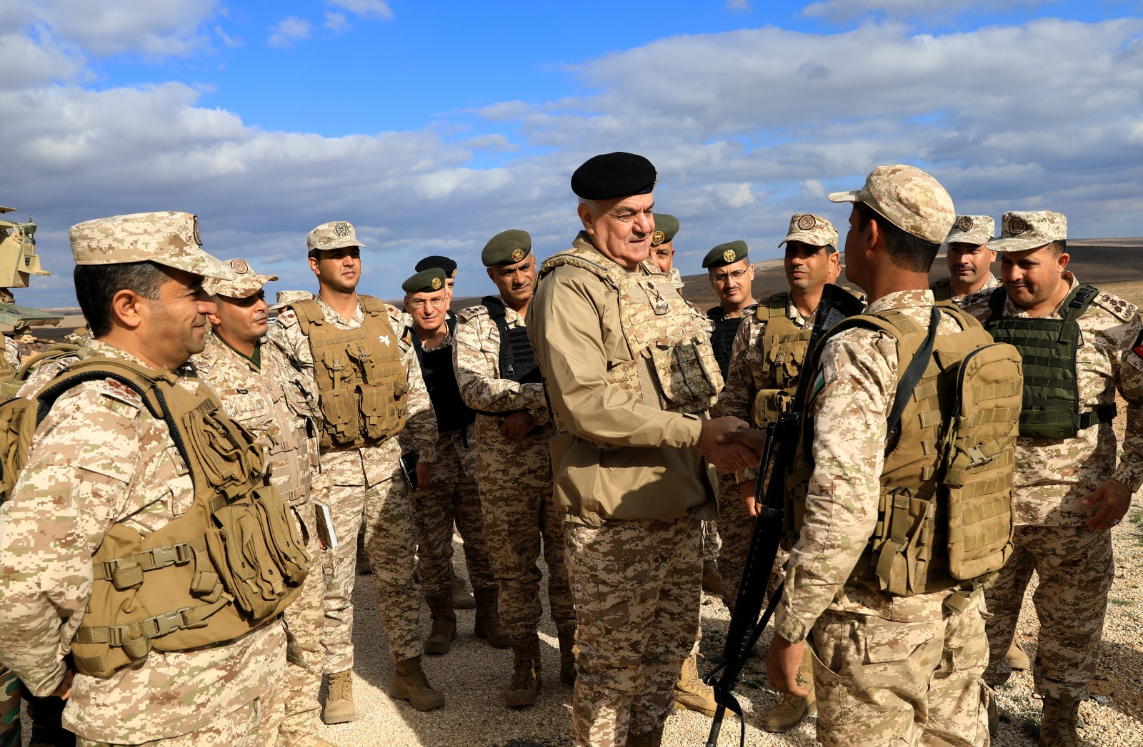 Madar Al-Saa Images 0.17827556031668057