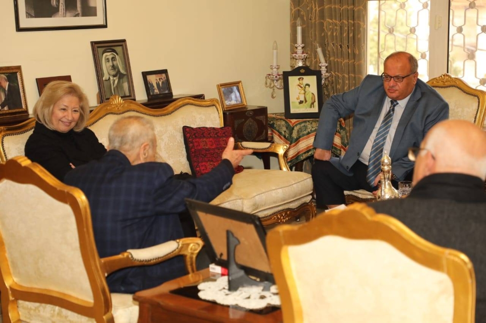 Madar Al-Saa Images 0.8578714476620661