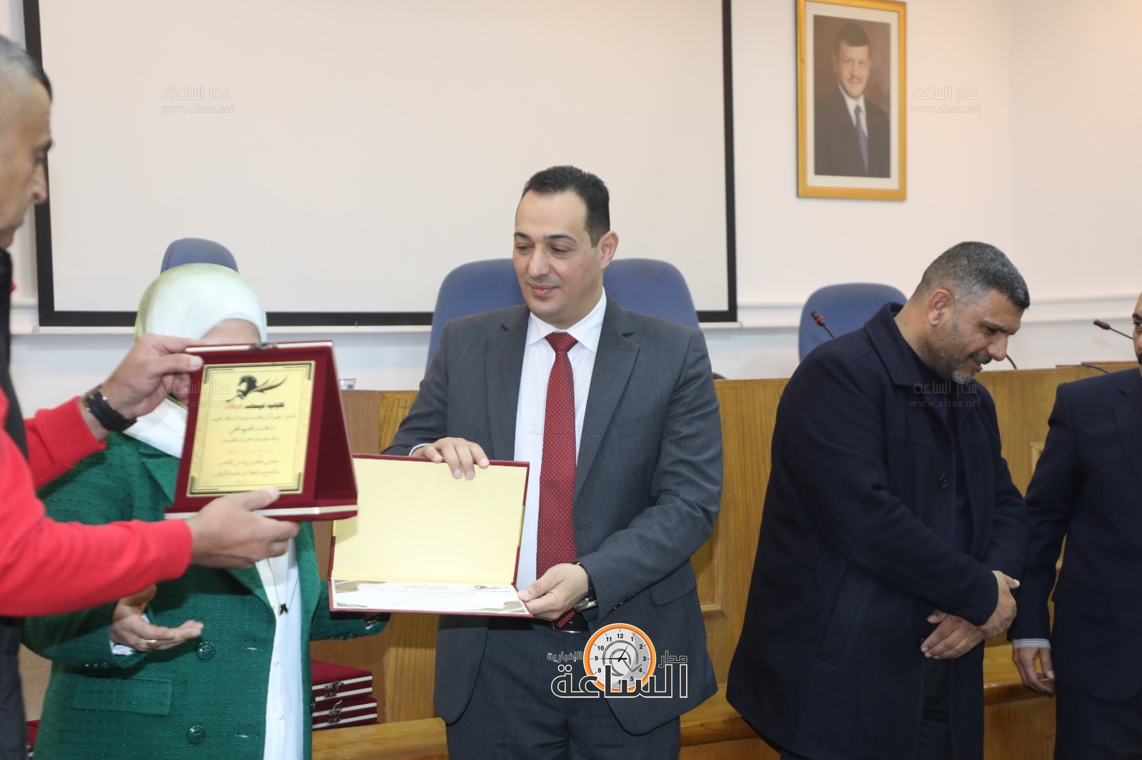 Madar Al-Saa Images 0.31221421331456045