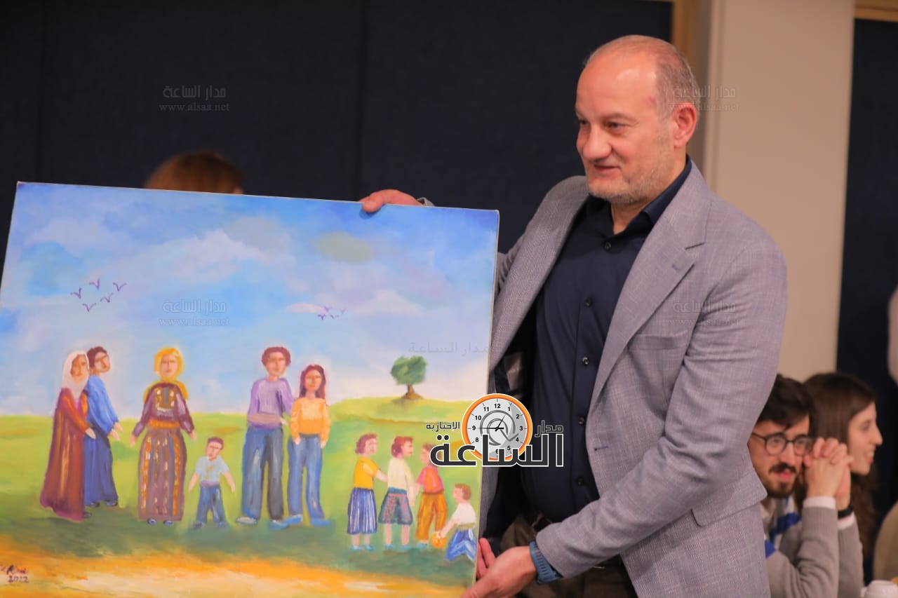 Madar Al-Saa Images 0.8196295364115944