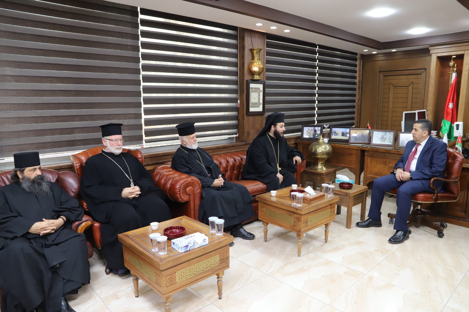 Madar Al-Saa Images 0.9371888251711022