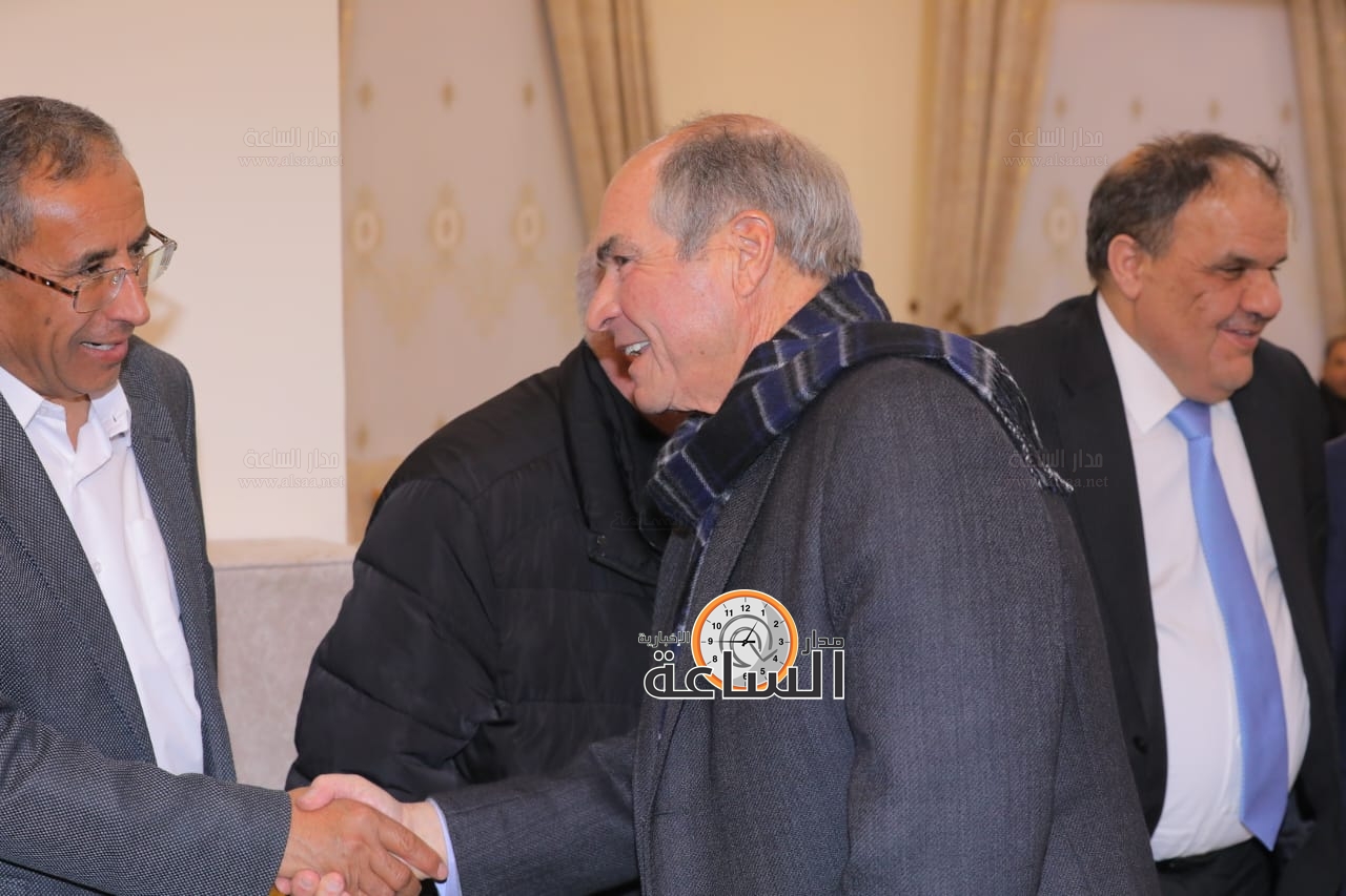 Madar Al-Saa Images 0.7383443768049411