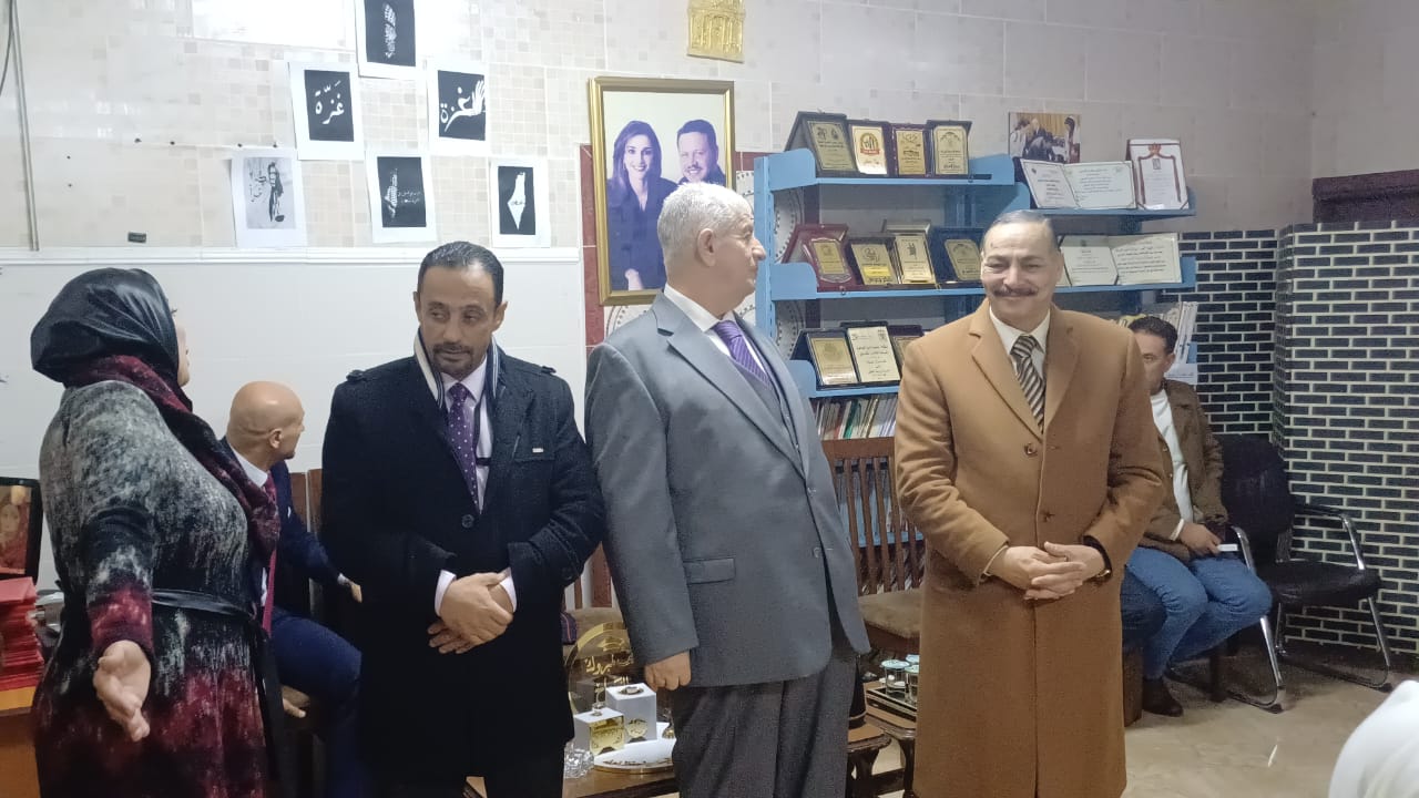 Madar Al-Saa Images 0.9756238932787353