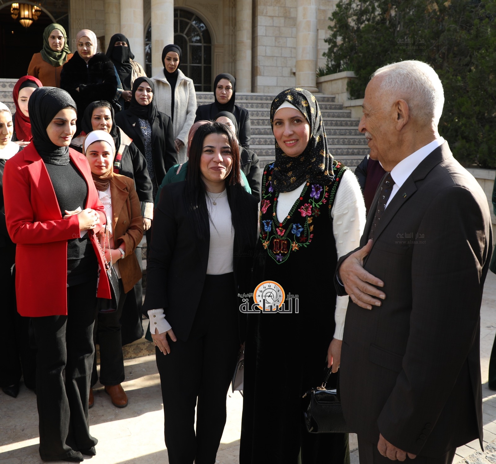 Madar Al-Saa Images 0.0372410394310656